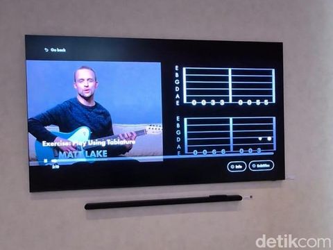Belajar Gitar di TV Samsung, Pengalaman Unik di Tengah Futuristik CES 2026