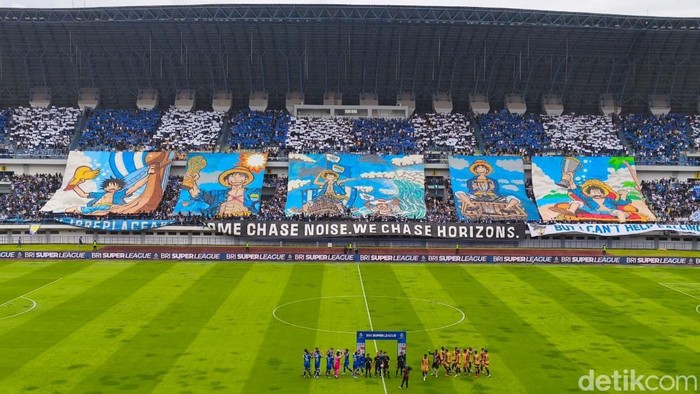 Tifo Megah Hiasi Laga Persib Vs Persija di GBLA