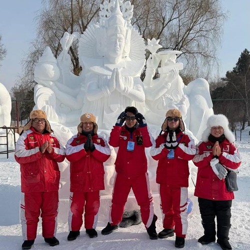 Tim Indonesia yang dikomandoi seniman asal Badung, Bali, Nyoman Sungada, sukses meraih juara 3 dalam kompetisi The 28th Harbin International Snow Sculpture Competition di China, 6 hingga 9 Januari 2026. (Dok pribadi N Sungada)