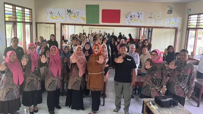 Densus 88 Ingatkan Sekolah di Ternate Waspadai Rekrutmen Teroris Lewat Medsos