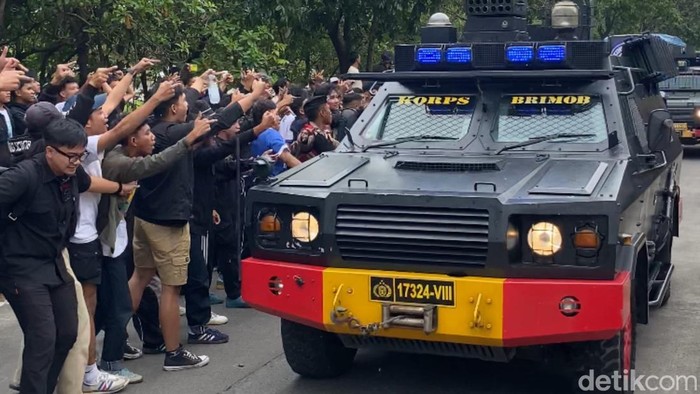 Tim Persija naik rantis ke Stadion GBLA untuk menghadapi Persib Bandung