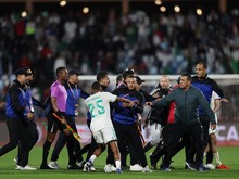 Tak Terima Kalah, Timnas Aljazair Serang Wasit hingga ke Lorong Stadion