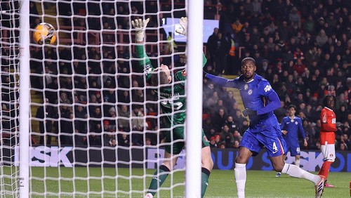LONDON, ENGLAND - JANUARY 10: Tosin Adarabioyo of Chelsea heads the second goal for his team during the Emirates FA Cup Third Round match between Charlton Athletic and Chelsea on January 10, 2026 in London, England. (Photo by Jacques Feeney/Offside/Offside via Getty Images)