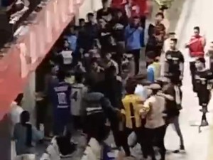 Turnamen Futsal Pelajar SMA/SMK di Bojonegoro Ricuh