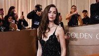 Potret Ana de Armas Disebut Aktris Tercantik 2025, Menawan di Golden Globes