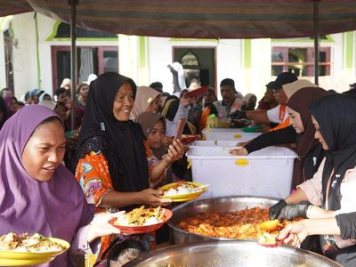 99 Ribu Porsi Makanan Dibagikan untuk Warga Aceh Tamiang