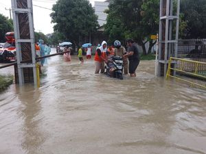 140 Rumah di Cipocok Jaya Serang Kebanjiran Sejak Kemarin, Warga Mengungsi