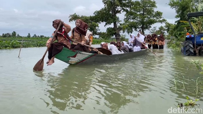 Curah Hujan Tinggi, Sejumlah Wilayah di Jatim Masih Terendam Banjir