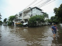 Banjir Rendam Jalan Perumahan Elite Sunter