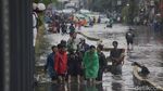 Banjir Rendam Mangga Dua, Jalan Gunung Sahari Ditutup