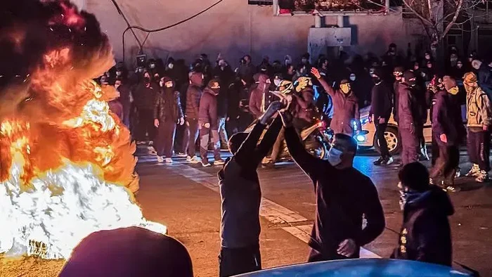 Iran Peringatkan Akan Membalas Jika AS Menyerang!