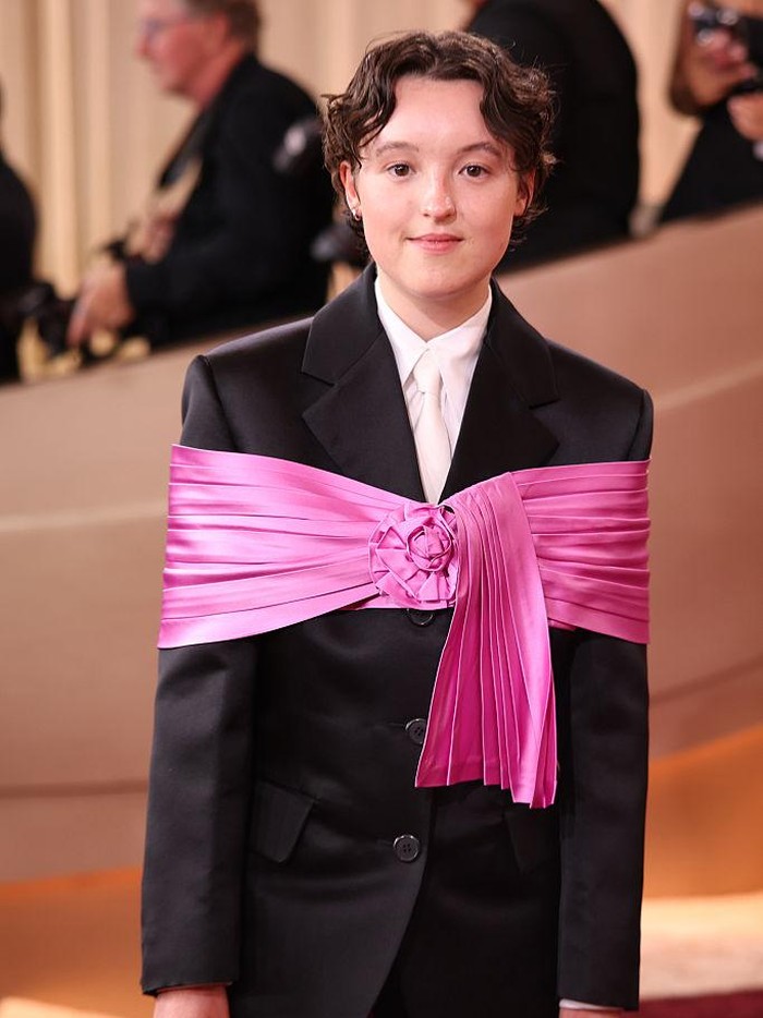 Bella Ramsey di karpet merah pada acara Golden Globes 2026 (Upacara Tahunan ke-83) yang diadakan di Beverly Hilton di Beverly Hills, CA pada hari Minggu, 11 Januari 2026.