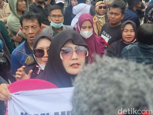 Tolak Relokasi RPH Pegirian, Pedagang Keluhkan Jarak-Rawan Kecelakaan