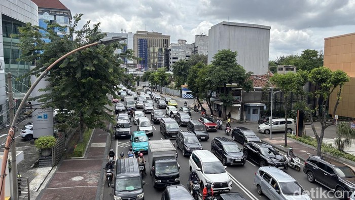 Demo PT Pakerin di Surabaya