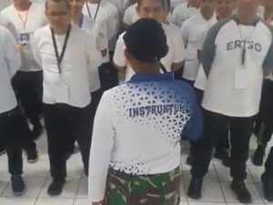 Video Fun Walk Bareng Wamenhaj Dahnil, Petugas Haji 2026 Asah Fisik!