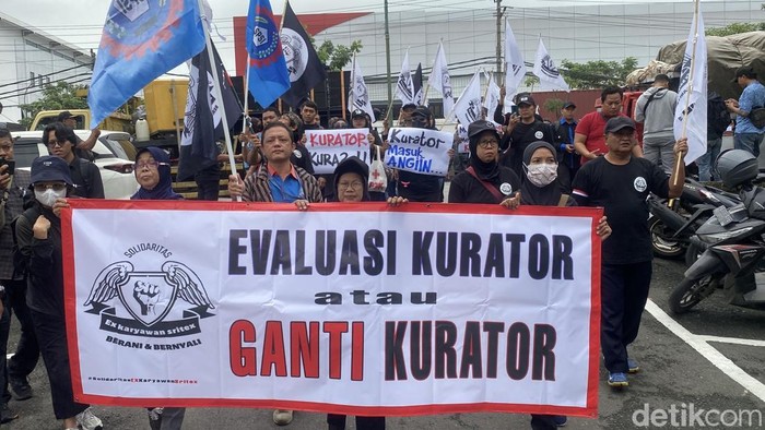 Eks Buruh Sritex Demo di PN Semarang, Minta Penggantian Kurator