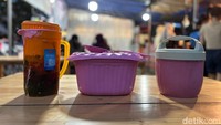 Varian Rp 25.000 menjadi yang paling diminati pembeli. Kombinasi krim dan isiannya terasa lebih creamy dan isiannya royal. Foto: detikcom/Riska Fitria