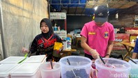 Es teler di sini punya empat varian krim. Pilihannya vanilla, stroberi, durian, dan pandan. Foto: detikcom/Riska Fitria