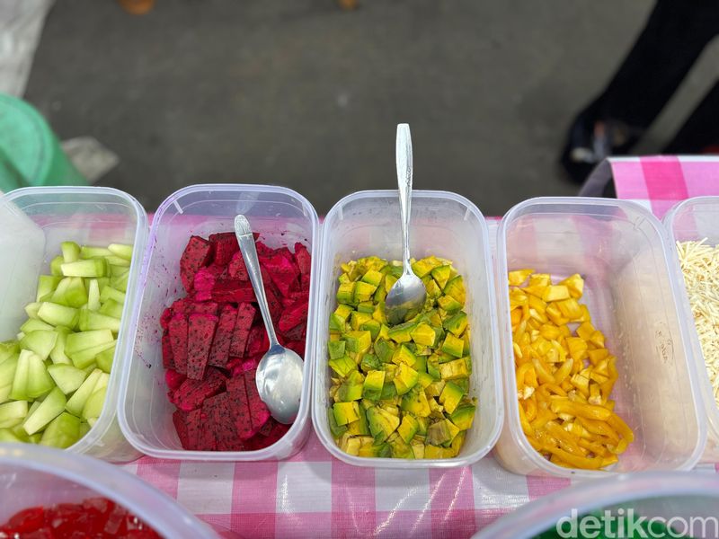 Es teler teko di Cengkareng, Jakarta Barat