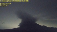 Gunung Semeru Kembali Erupsi, Luncurkan Awan Panas Sejauh 5 Km