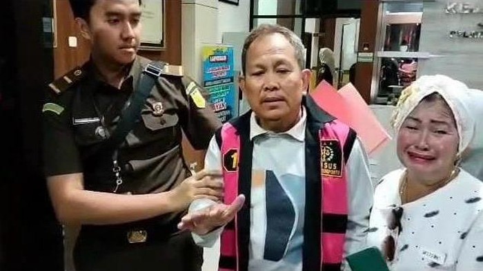 Haruna Dg Talli (rompi pink) terpidana kasus korupsi Pasar Lassang-Lassang, Jeneponto. Dokumen Istimewa