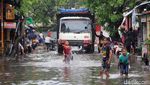 Hujan Reda, Banjir Masih Menggenang di Permukiman Pademangan Timur