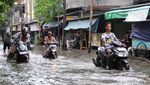 Hujan Reda, Banjir Masih Menggenang di Permukiman Pademangan Timur