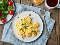 Contek Yuk! Cara Gordon Ramsay Bikin Telur Orak-Arik Tetap Creamy