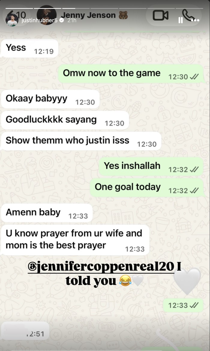 Jennifer Coppen dan Justin Hubner Foto Berlatar Biru, Siap Melangkah Bersama