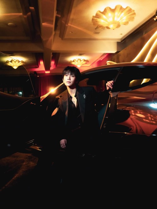 Joshua SEVENTEEN menghadiri 83rd Golden Globe Awards pada Minggu (11/1/2026) di The Beverly Hills Hotel.