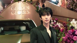 Artis Pledis Entertainment itu berkolaborasi dengan brand Lexus dalam penampilannya di Golden Globe. (Foto: dok. Instagram @joshu_acoustic)