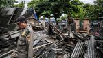 Lapak PKL Liar di Pasar Kobong Semarang Dibongkar