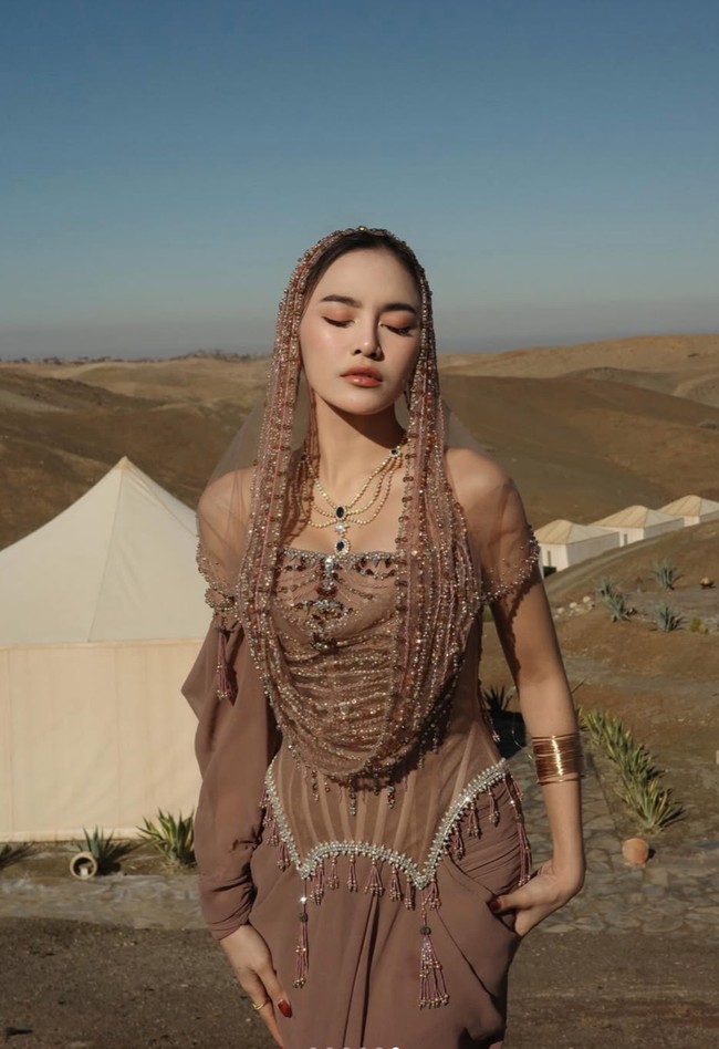 Cantik maksimal, tak sedikit yang bahkan menyebut Mahalini terlihat bak bidadari. Bidadari lagi nyari selendang yg ketinggalan yaa? tulis salah satu komentar. Bidadari dari mana ini? komentar lain. Foto: Instagram/@mahaliniraharja