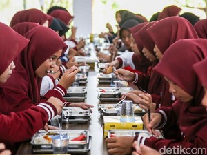 Prabowo Resmikan 166 Sekolah Rakyat, Upaya Putuskan Rantai Kemiskinan