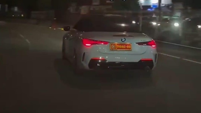 2 Kali Pelat Nopol Dinas Kemhan Dipalsukan, Dari Fortuner Hingga BMW: Tuduhan Mengejutkan!