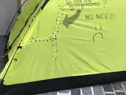 Momen Manusia Bertindak Jahat, Setan Juga Sungkem Kayaknya