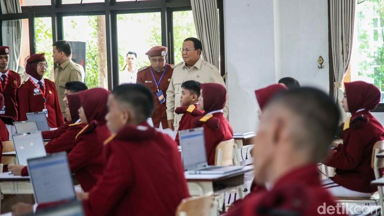 Momen Prabowo Tinjau Fasilitas Sekolah Rakyat di Kalsel