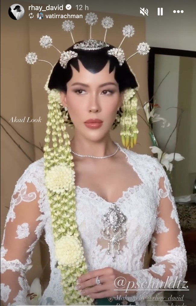 Akad nikah DJ Patricia Schuldtz dan putra Tommy Soeharto, Darma Mangkuluhur, digelar di kawasan Sentul, Jawa Barat, pada Minggu (11/01/26). Di momen tersebut Patricia tampil anggun jadi pengantin Jawa. Foto: Instagram/@rhay_david