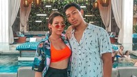 Foto ini merupakan momen perdana Darma Mangkuluhur dengan Patricia Schuldtz go public. Momen mereka bersantai ini diunggah Patricia pada akhir Januari 2020. (Foto: dok Instagram pschuldtz)