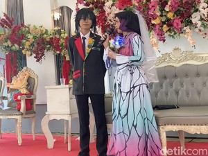 Viral! Pengantin di Tasikmalaya Menikah Pakai Konsep Cosplay Demon Slayer