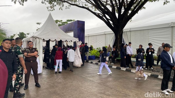 Persiapan demi persiapan dilakukan menjelang kedatangan Presiden Prabowo Subianto dalam Peresmian 166 Sekolah Rakyat di 34 Provinsi, yang dipusatkan di Banjarbaru, Kalimantan Selatan.
