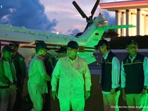 Perdana ke IKN, Prabowo Mendarat di Depan Istana