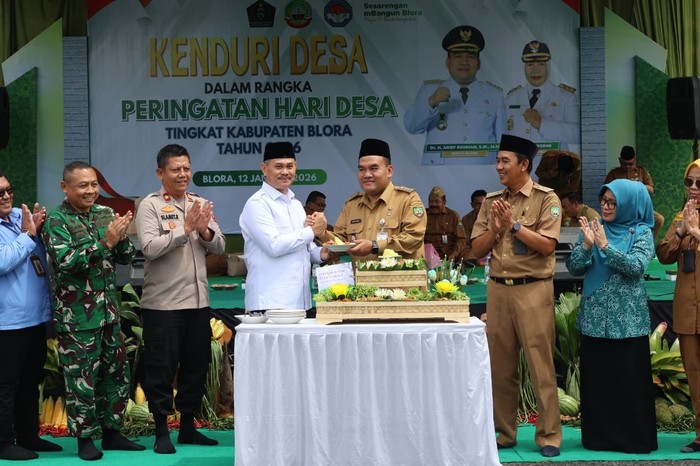 Rangkaian Hari Desa, Dirjen PEID Hadiri Kendurian di Alun-alun Blora
