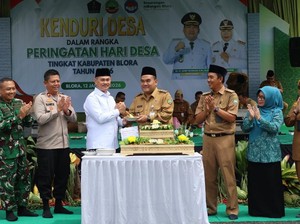 Rangkaian Hari Desa, Dirjen PEID Hadiri Kendurian di Alun-alun Blora