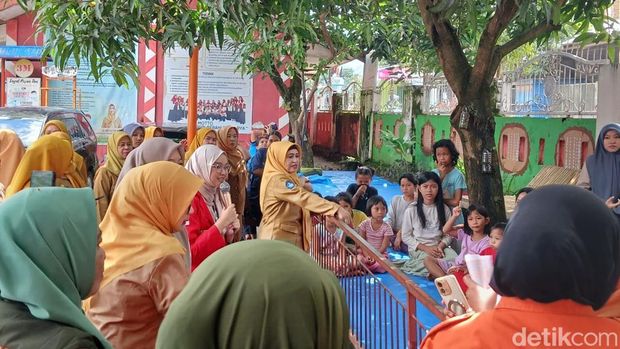 SDN Paccerakkang Makassar jadi lokasi pengungsian korban banjir. SDN Paccerakkang Makassar jadi lokasi pengungsian korban banjir.