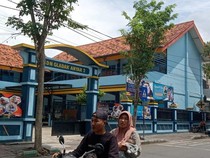 Rapor 2 Kelas SDN Gladak Anyar 2 Pamekasan Tertahan, DPRD Turun Tangan