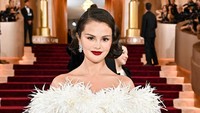 Selena Gomez Ungkap Perjalanan Bipolar, Sempat Salah Diagnosa