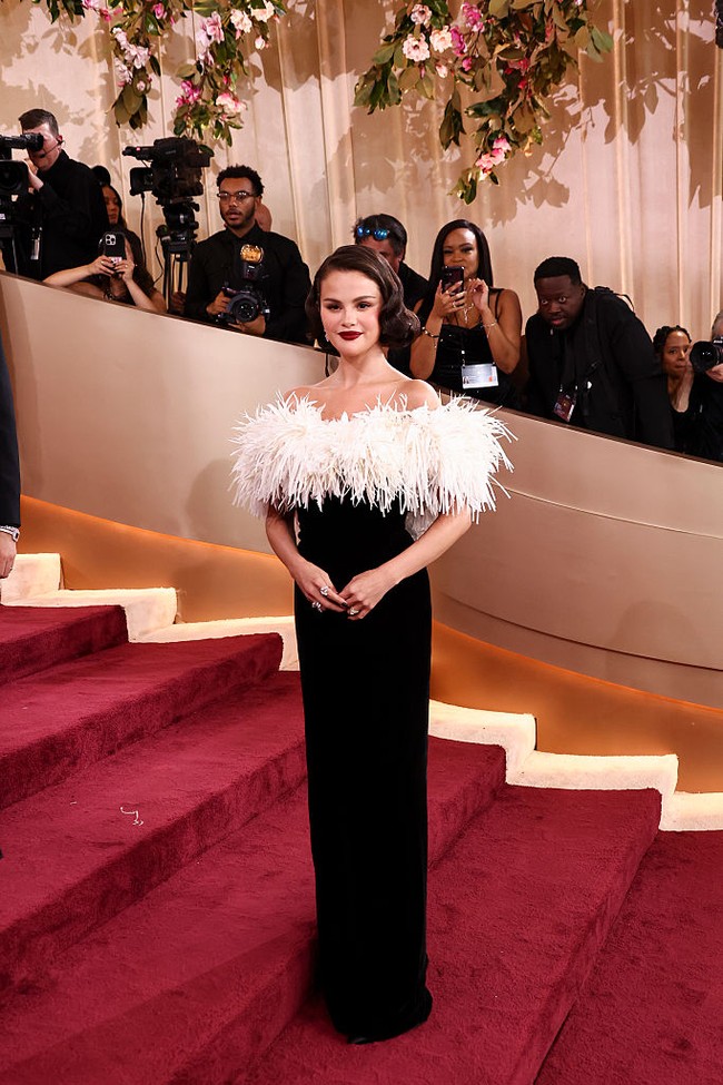 Penyanyi sekaligus aktris ini tampil elegan saat tiba di Beverly Hilton Hotel, tempat Golden Globes 2026 digelar pada Minggu (11/1/2026) malam atau Senin (12/1/2026) pagi waktu Indonesia. Foto: Getty Images/Tommaso Boddi