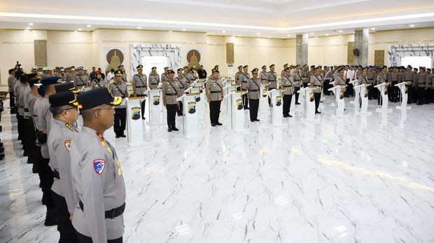 Sertijab perwira menengah (Pamen) di Gedung Borobudur Mapolda Jateng, Kota Semarang, Senin (12/1/2026).