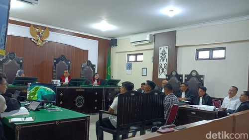 Jaksa menghadirkan lima saksi dlam sidang lanjutan kasus pembunuhan Brigadir Muhammad Nurhadi di Pengadilan Negeri (PN) Mataram, Senin (12/1/2026). (Foto : Abdurrasyid Efendi/detikBali).